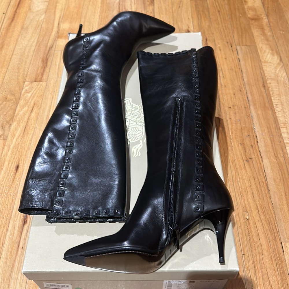Burberry Black Womens Knee High Zipper Boots Sz 7 New with Box - Picture 2 of 10